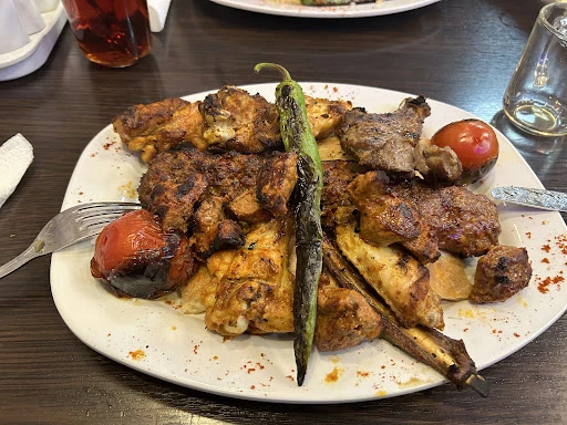 Ali Usta Ocakbaşı Restaurant - Duisburg photo 10